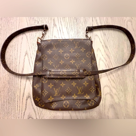 Louis Vuitton Handbags - Vintage Authentic Louis Vuitton Musette Leather Crossbody Bag